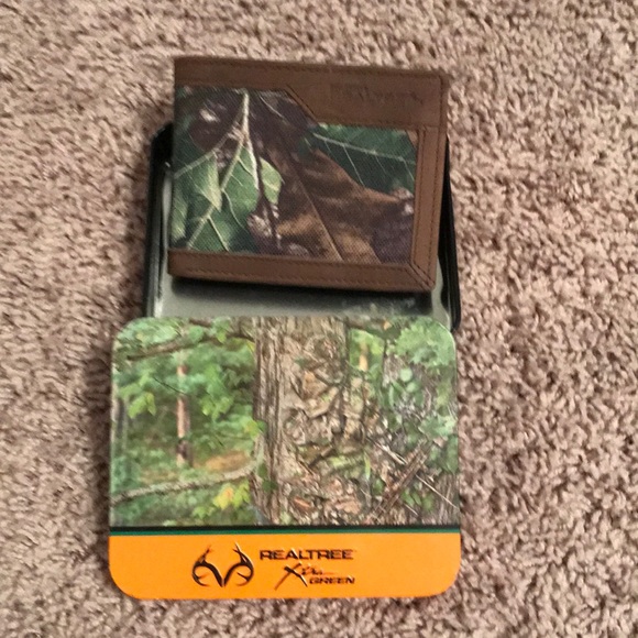 Realtree Other - Realtree cloth camouflage camp wallet & case